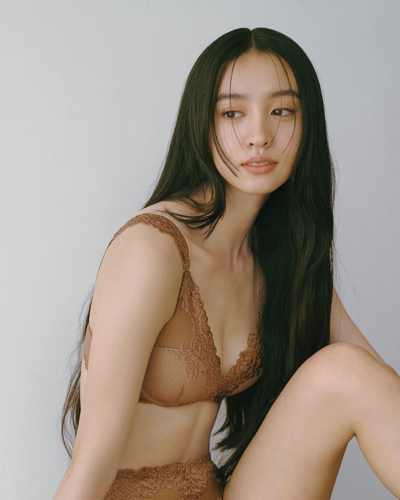 Koki今日加碼公開全新一輯內衣廣告。