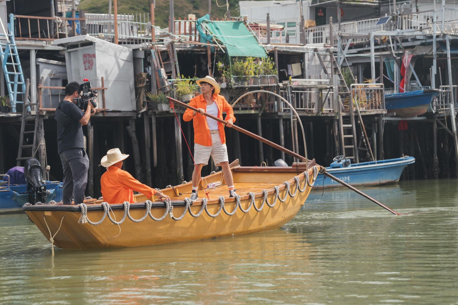 身為廿四孝爸爸的阿聰,說會買煲仔飯返屋企讓家人品嘗。