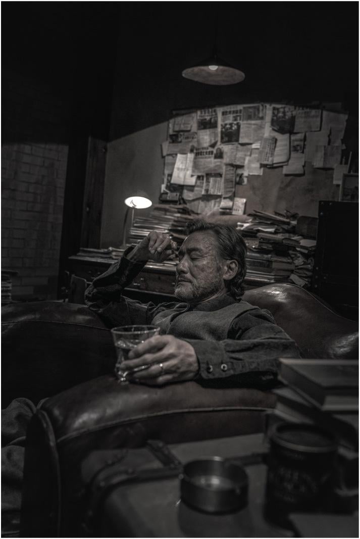 梁家輝飾演幹探狄文傑。