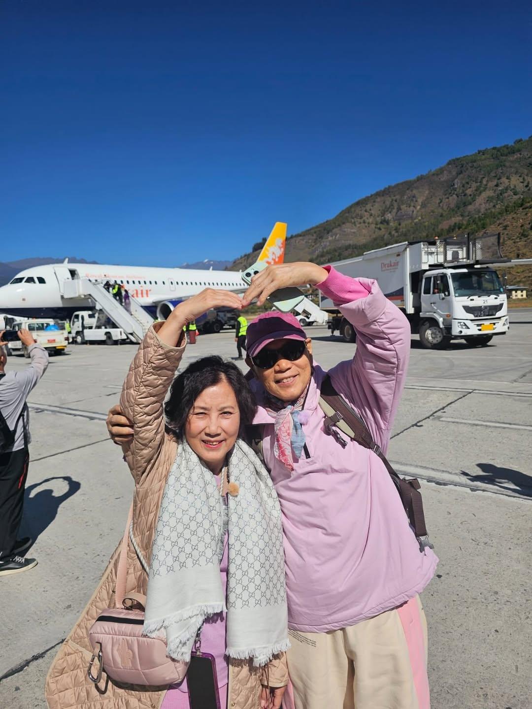 阿姐不忘在IG為《帶阿姐看世界》宣傳,更大哂第一天到不丹的相。