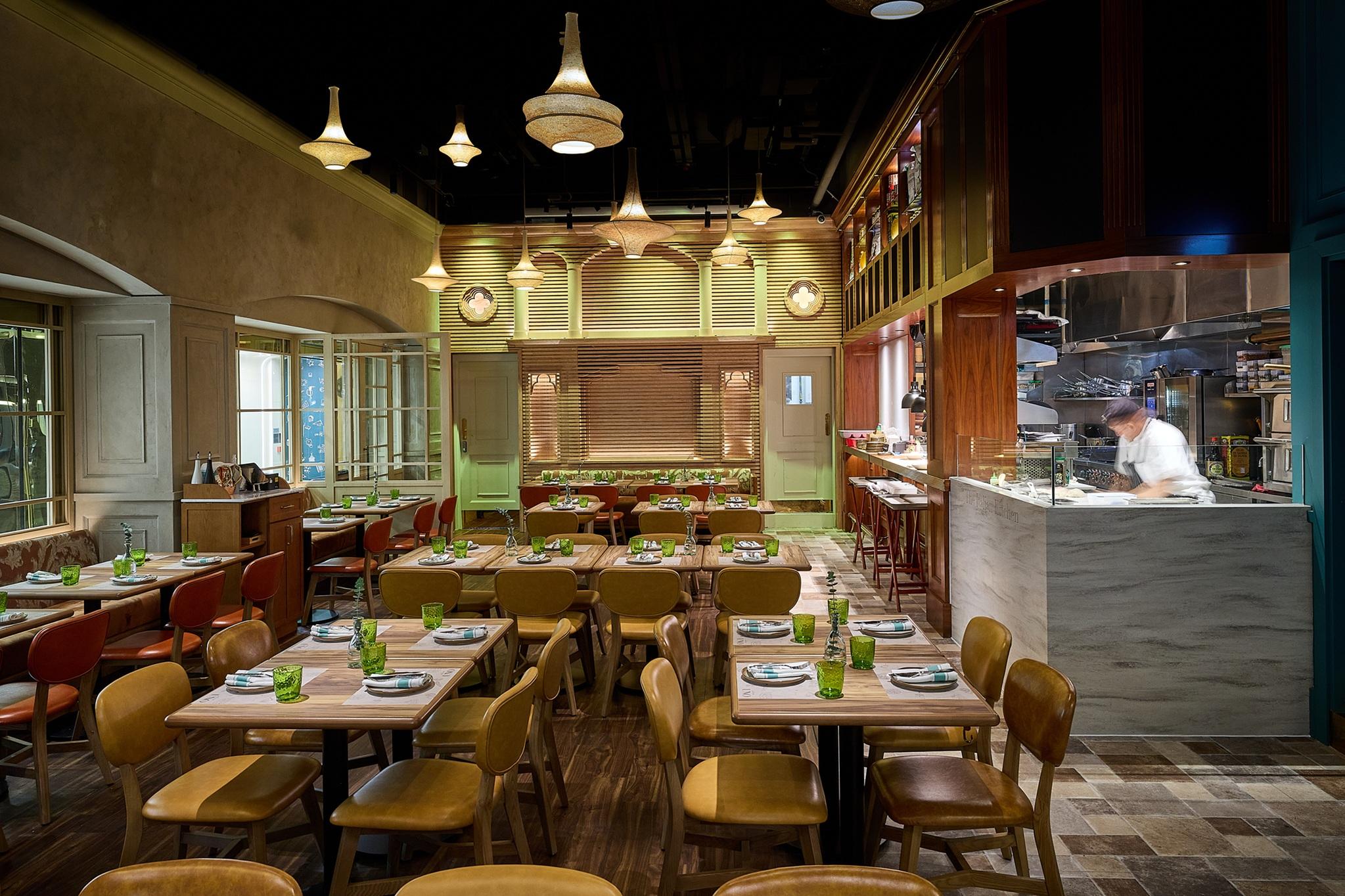 餐廳室內設計靈感源自羅馬小餐館。