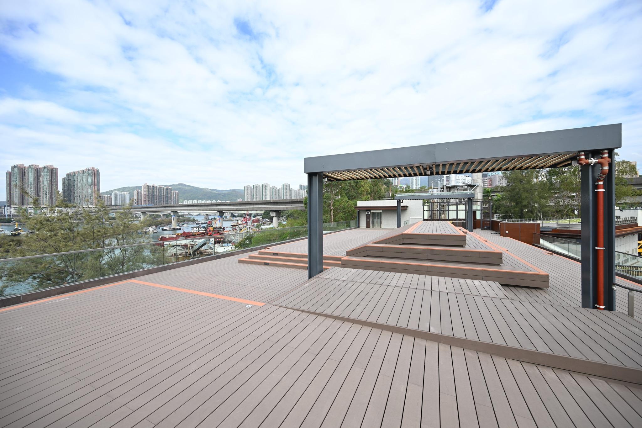 葵涌公園復修後第一期今重開,可覽藍巴勒海峽及青衣島東岸。(康文+++Facebook)