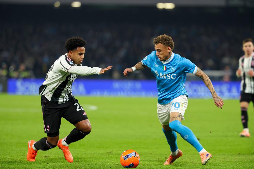 拿玻里2:1贏祖雲達斯。(美聯社)