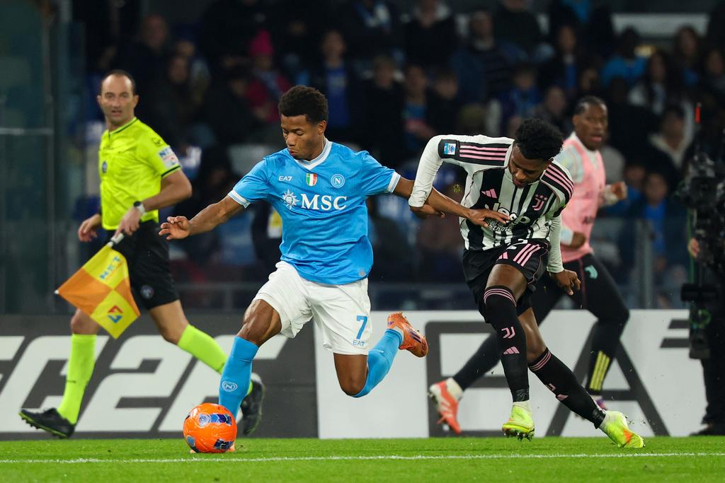 拿玻里2:1贏祖雲達斯。(美聯社)