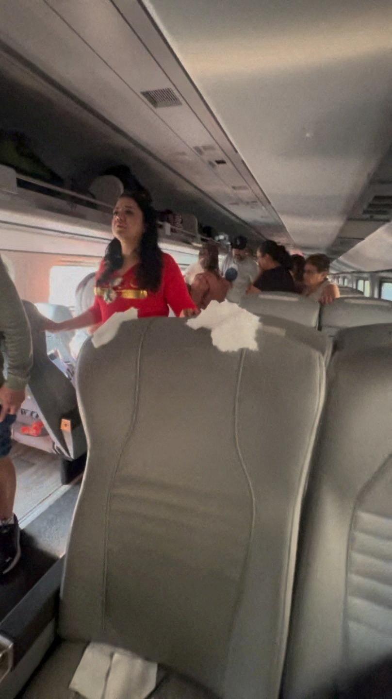 墨西哥南部發生客運列車出軌意外,最少13人死亡。(路透社)