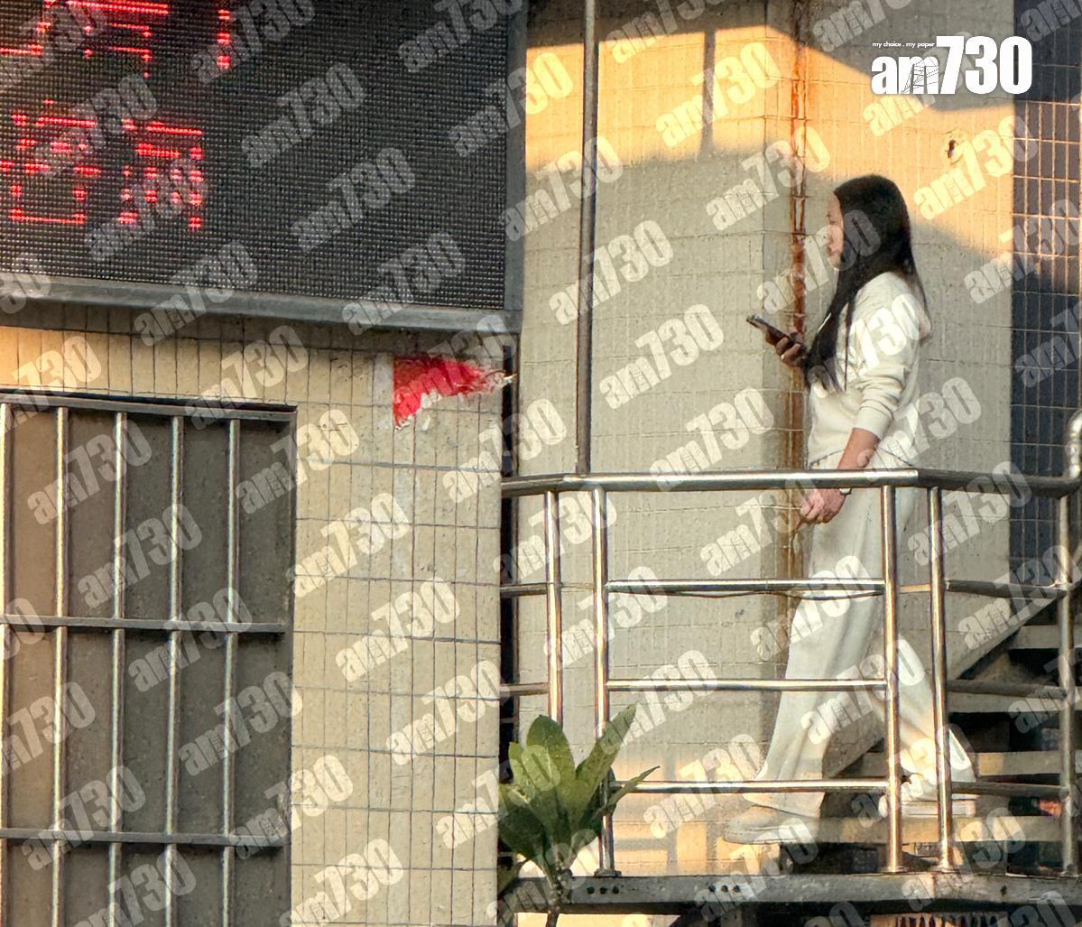 王青霞身在佛山父親的廠房工作。(圖片提供:導遊哥哥Hugo)