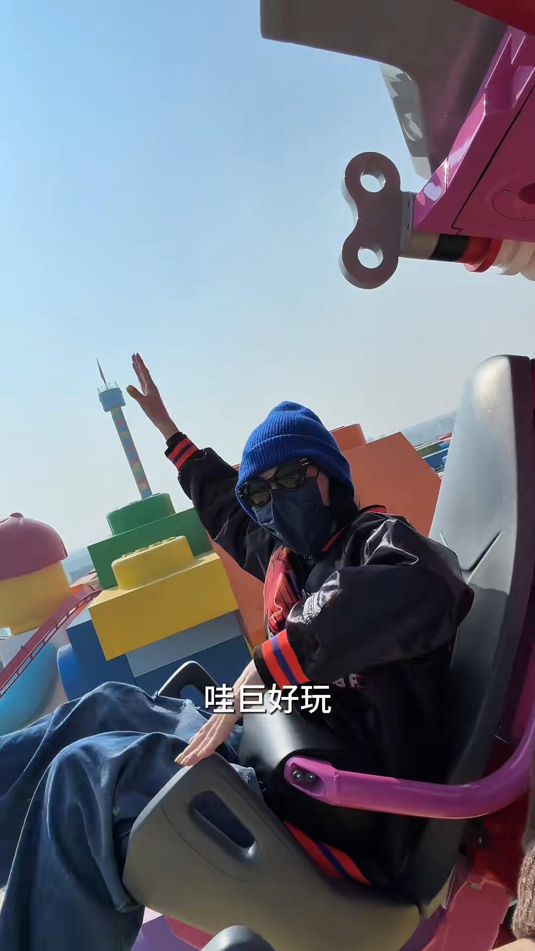 張栢芝分享於主題樂園玩耍的點滴。