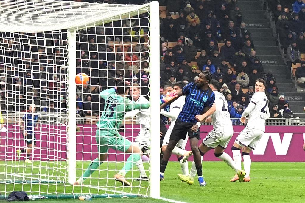 馬古斯杜林的頭槌為國際米蘭頂成3:0。(美聯社)