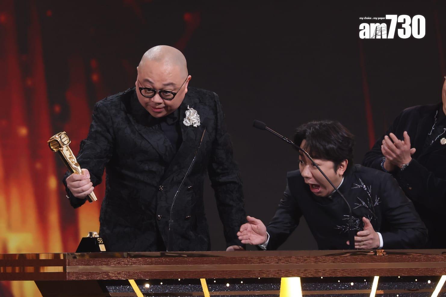 林盛斌(Bob)奪「最佳男主持」 獎座一分為二。(林俊源攝)