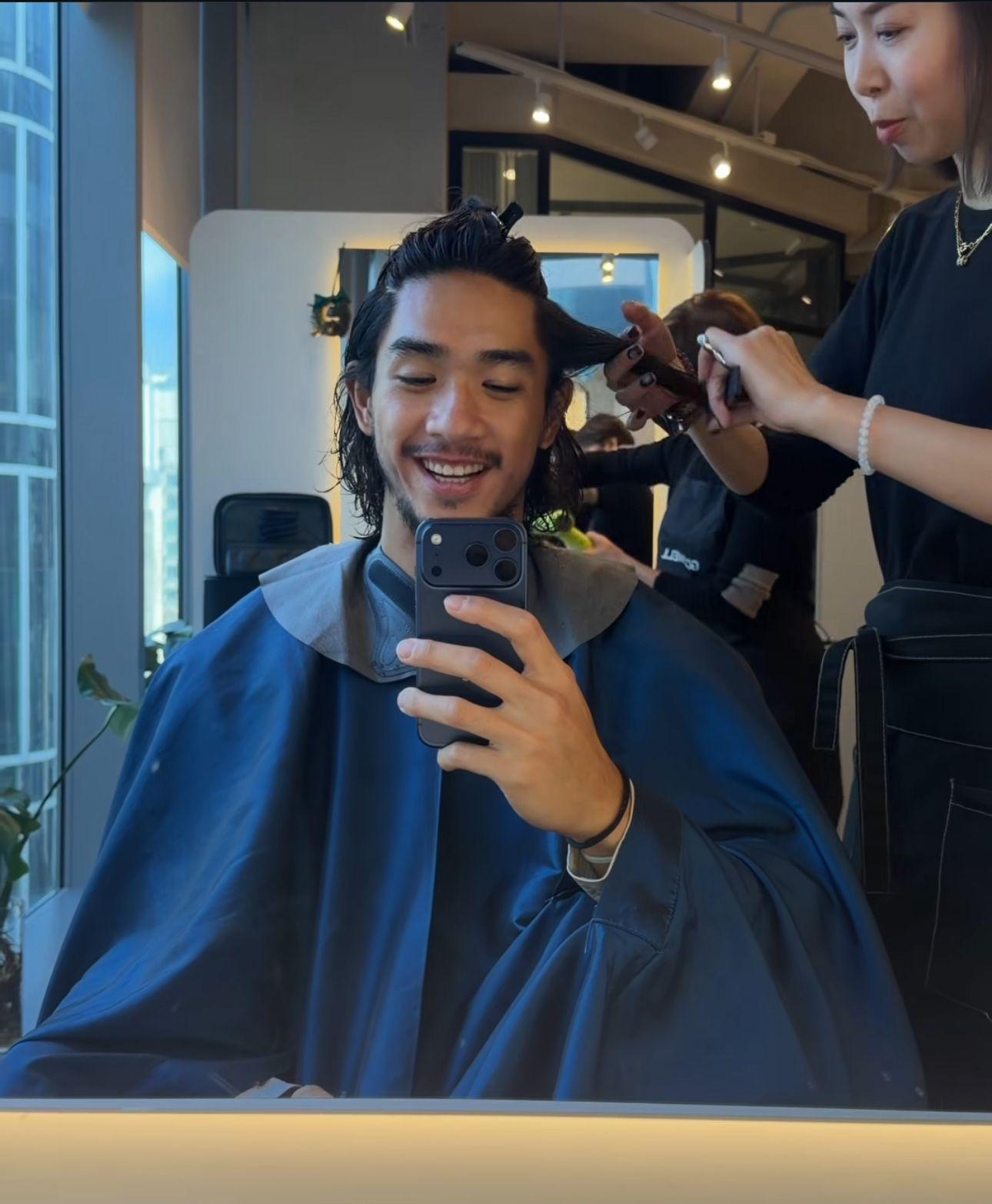 Lynus拍下剪髮過程於網上分享。