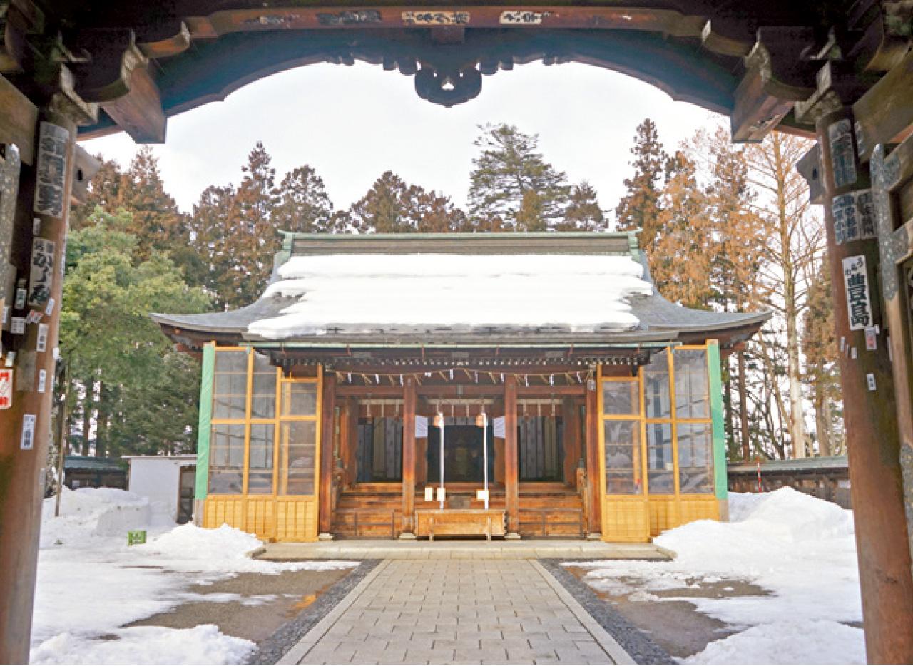 約百年歷史的上杉神社,是米澤市繼米澤牛肉以外的一大名勝。
