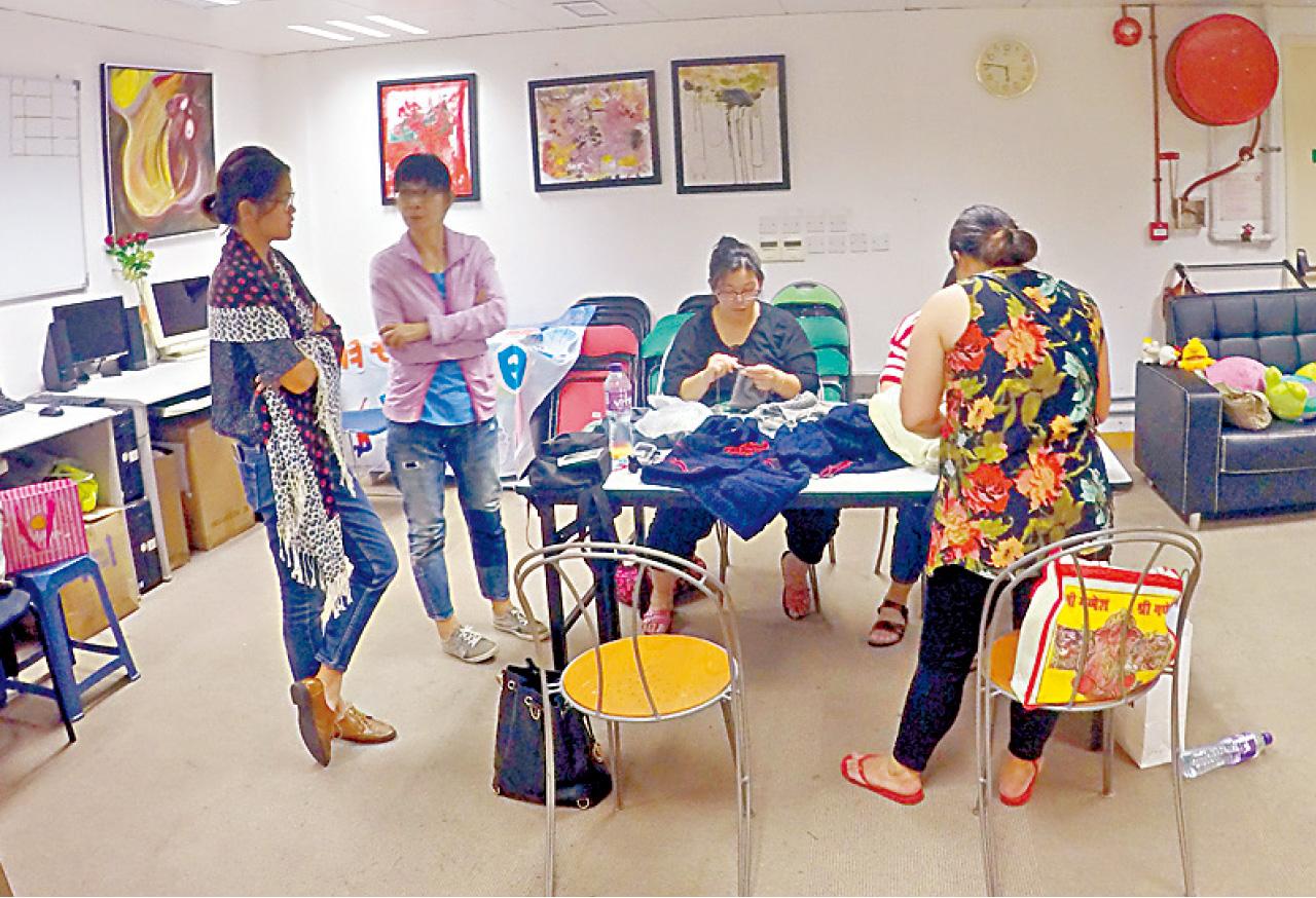 部分婦女以往從事紡織業,因早年工廠北移而失去工作。現在透過Knotti,可重拾工作樂趣。