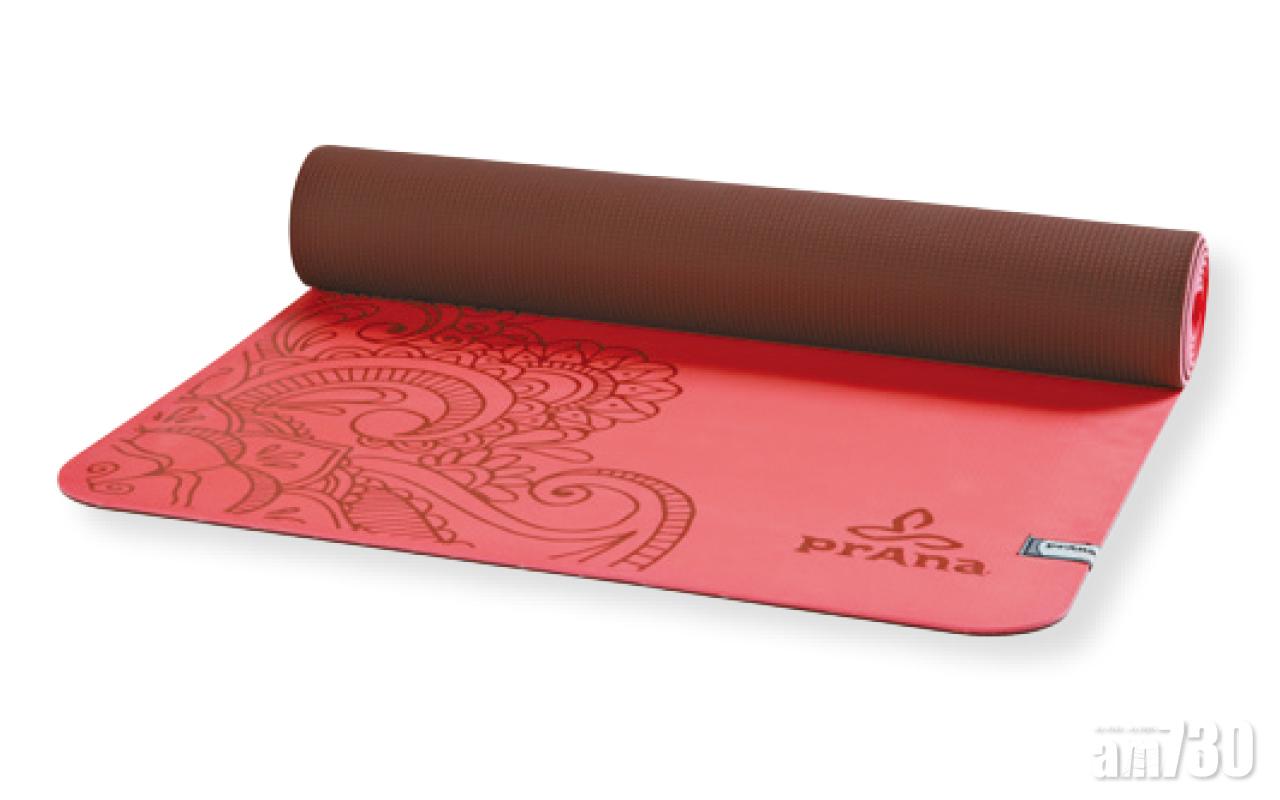 隨身攜帶瑜伽墊Henna E C O Yoga Mat $599,無論飛到哪裡,都可以隨時隨地做瑜伽塑身啦!(b)