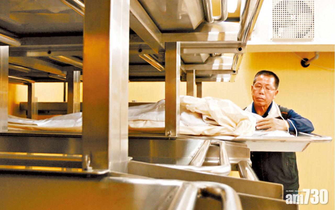 林惠宗每月由嘉義前往台北與太太的遺體短敘。