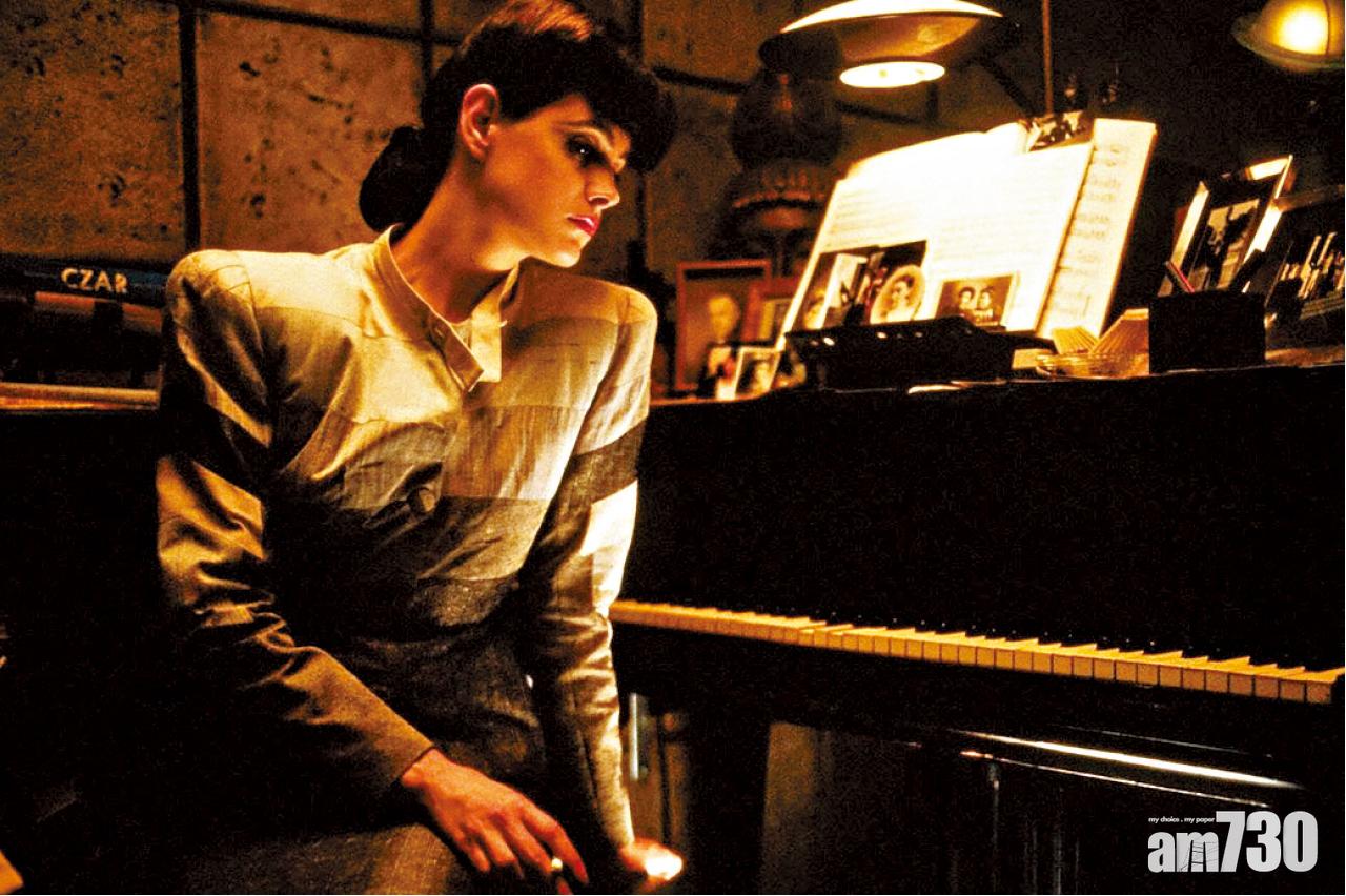 Rachel (Sean Young飾)