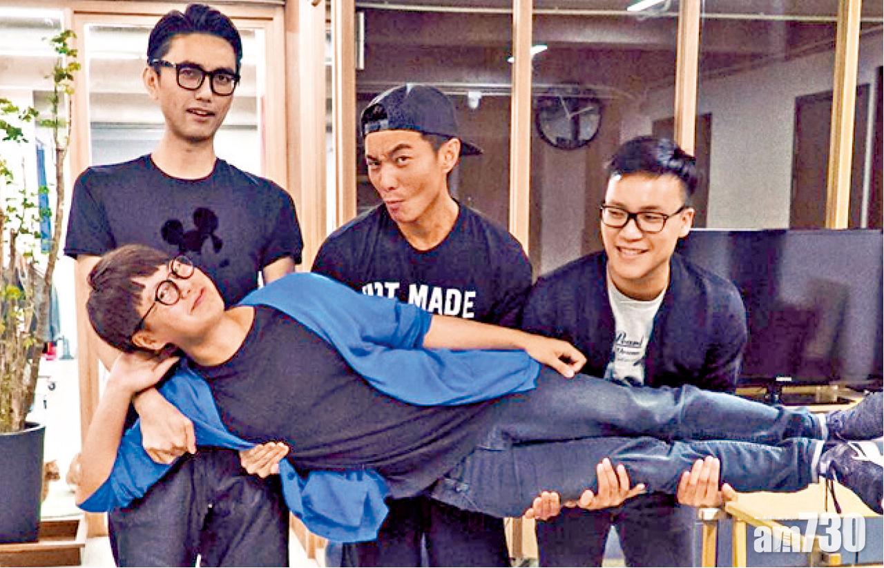 新歌《在天之靈》的歌詞意義深重,周國賢自感個人力量不足,找來識於微時的Zarahn樂隊編曲,一班好兄弟難得10年後齊人重聚於錄音室。