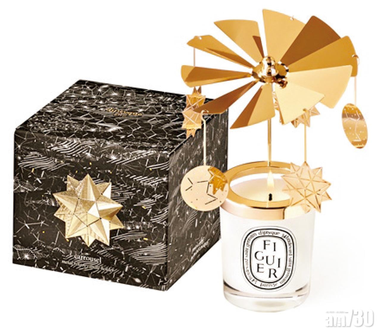 diptyque
星座旋轉燭罩
燭罩在火燄散發的熱氣驅動下自轉,同時展現星宿的光影,讓家居瀰漫著浪漫香氣。適用於品牌的70克香氛蠟燭。$550(f)