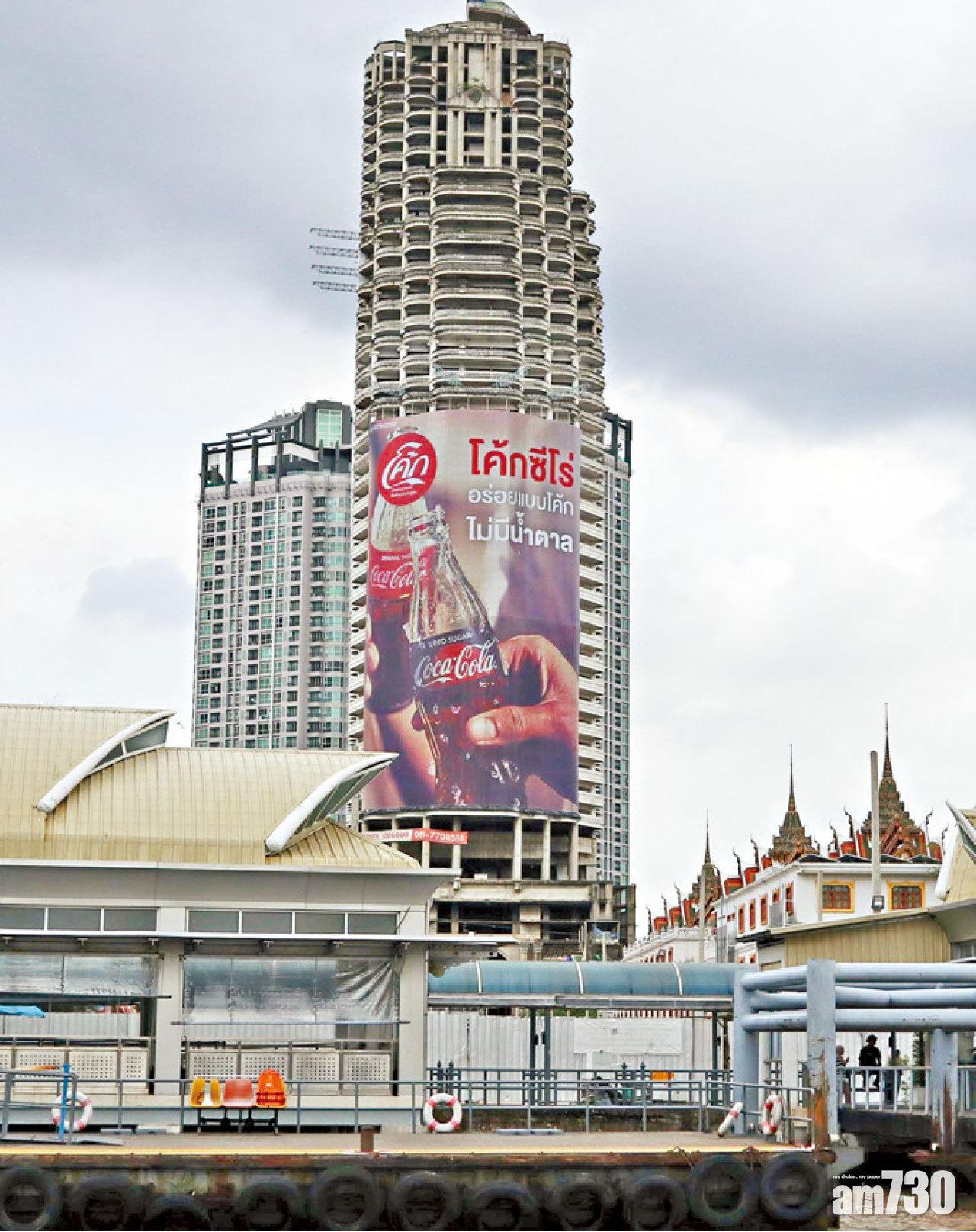 廢墟樓遠看已覺陰森。