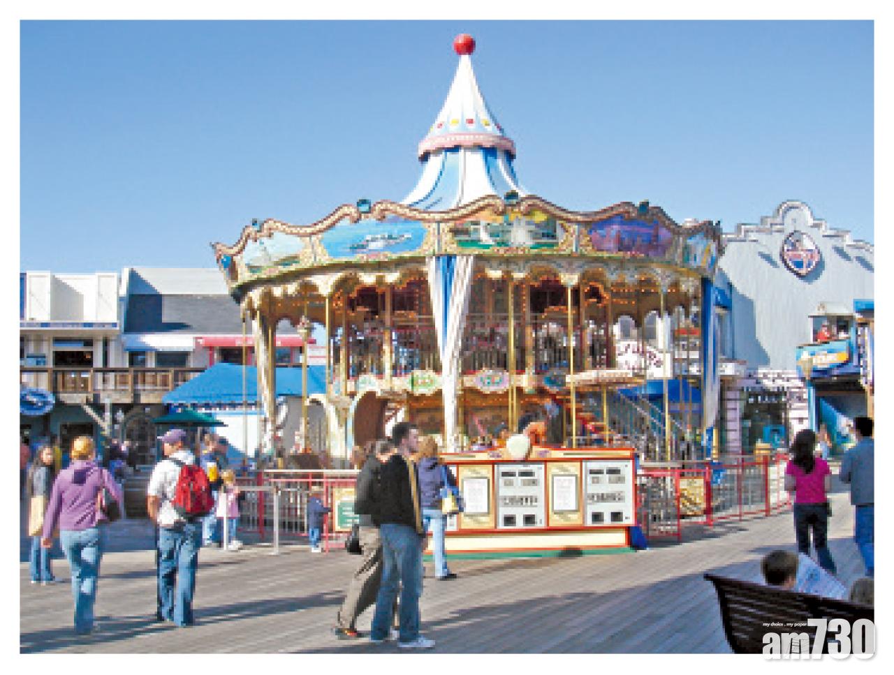 竟然連旋轉木馬都有!