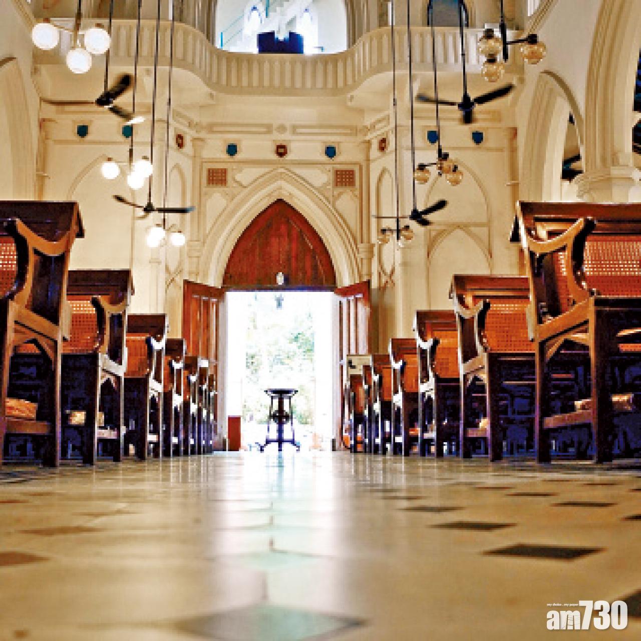 刻意沒有安裝冷氣的聖約翰座堂,透過頂部風扇足以份外清涼。