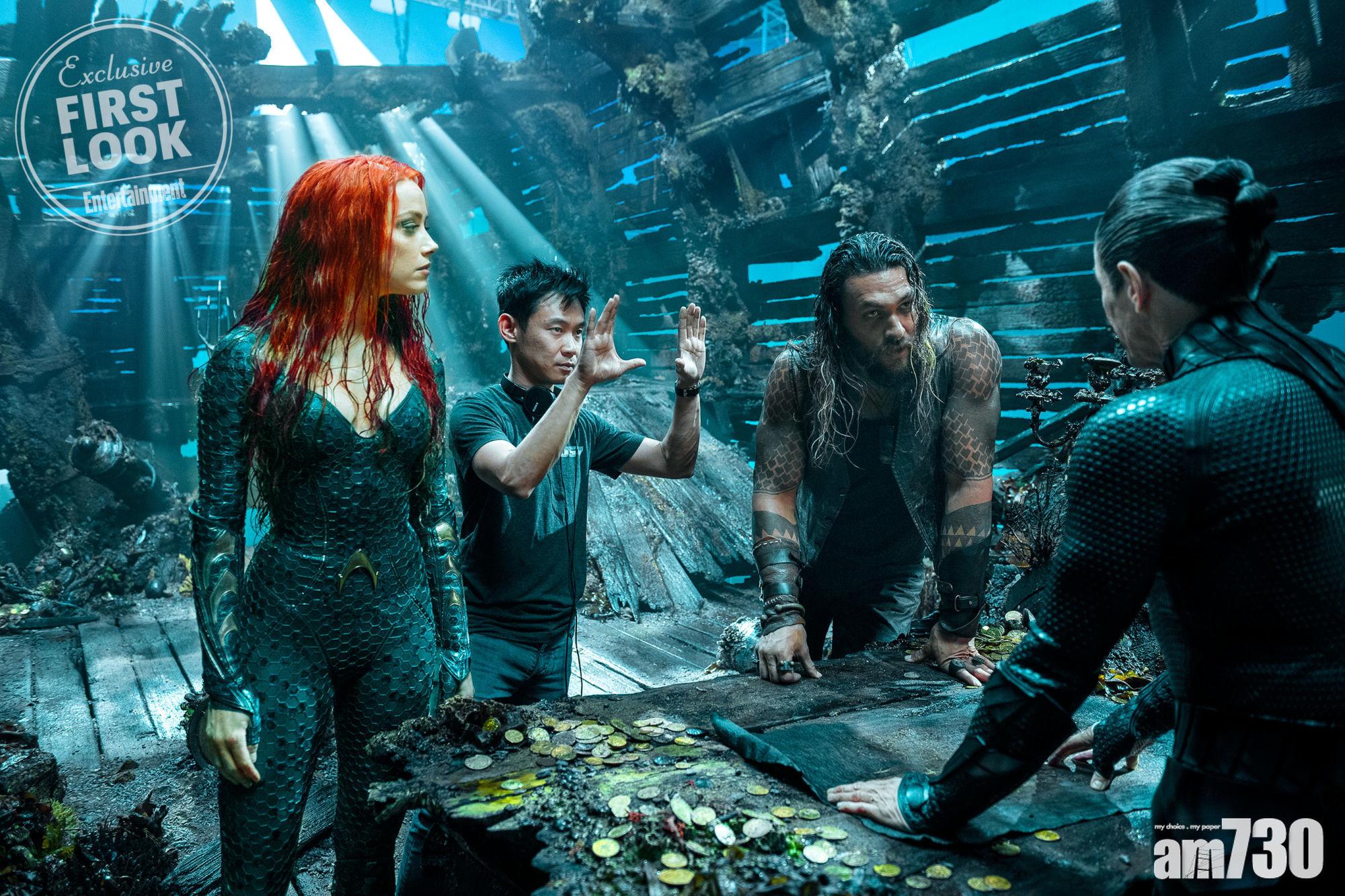 左邊係染咗紅髮嘅安芭赫德,隔鄰就係導演溫子仁。