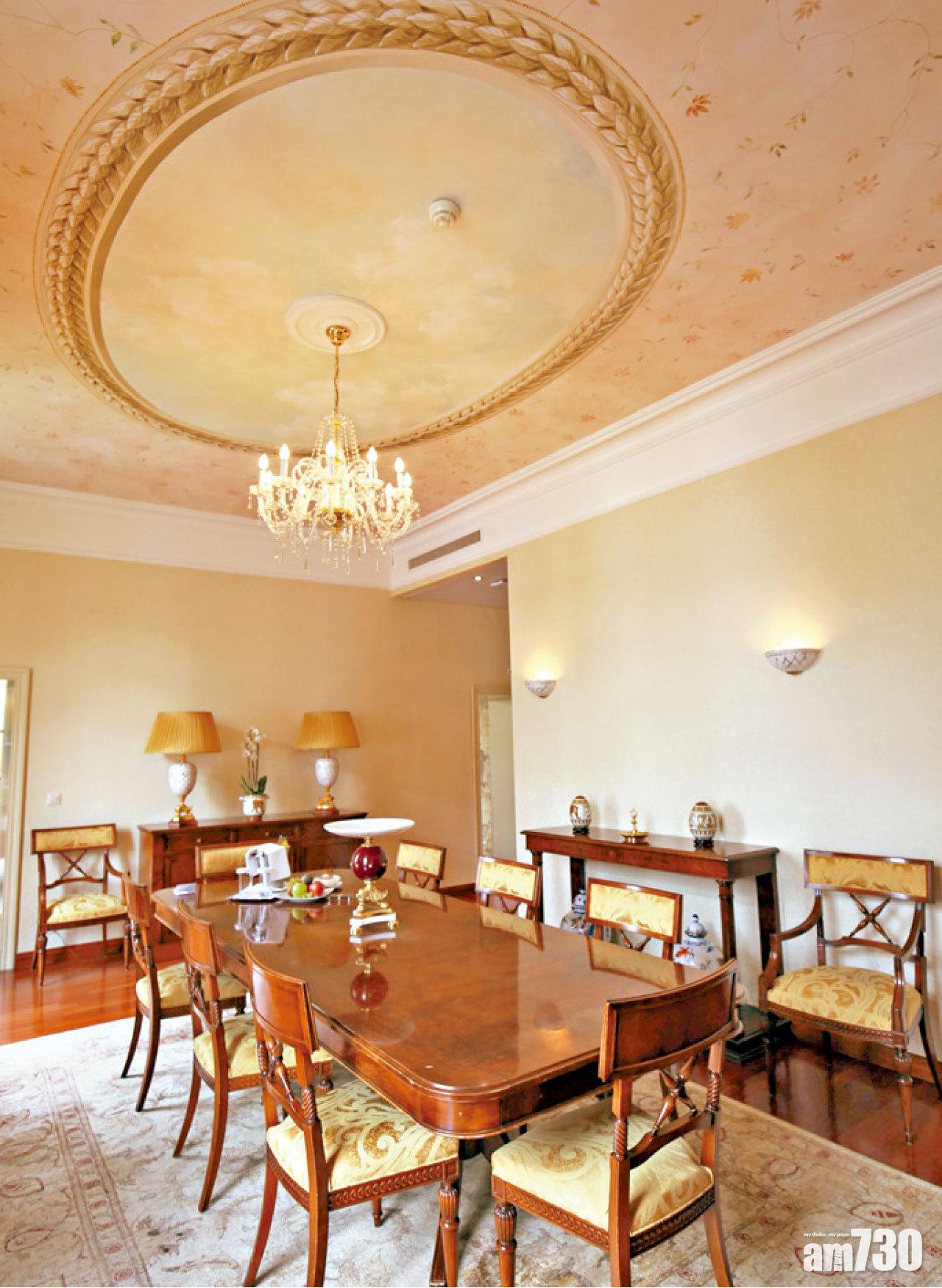 總統套房內有10人餐桌,設計具非洲風味。