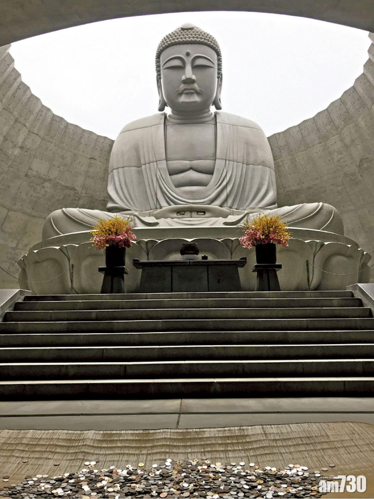 令人仰止的頭大佛殿是日本建築大師安滕忠雄的傑作。