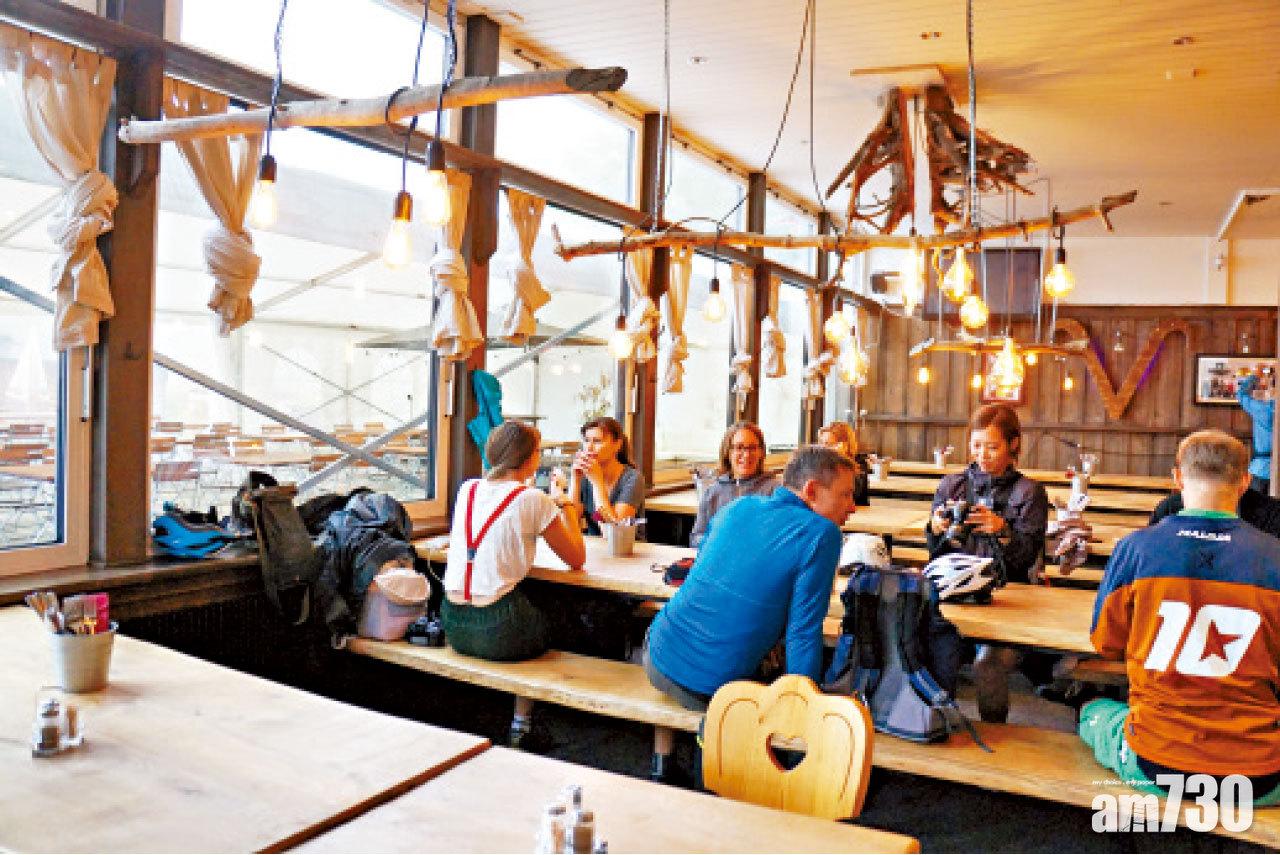 搖滾樂隊開的餐廳。