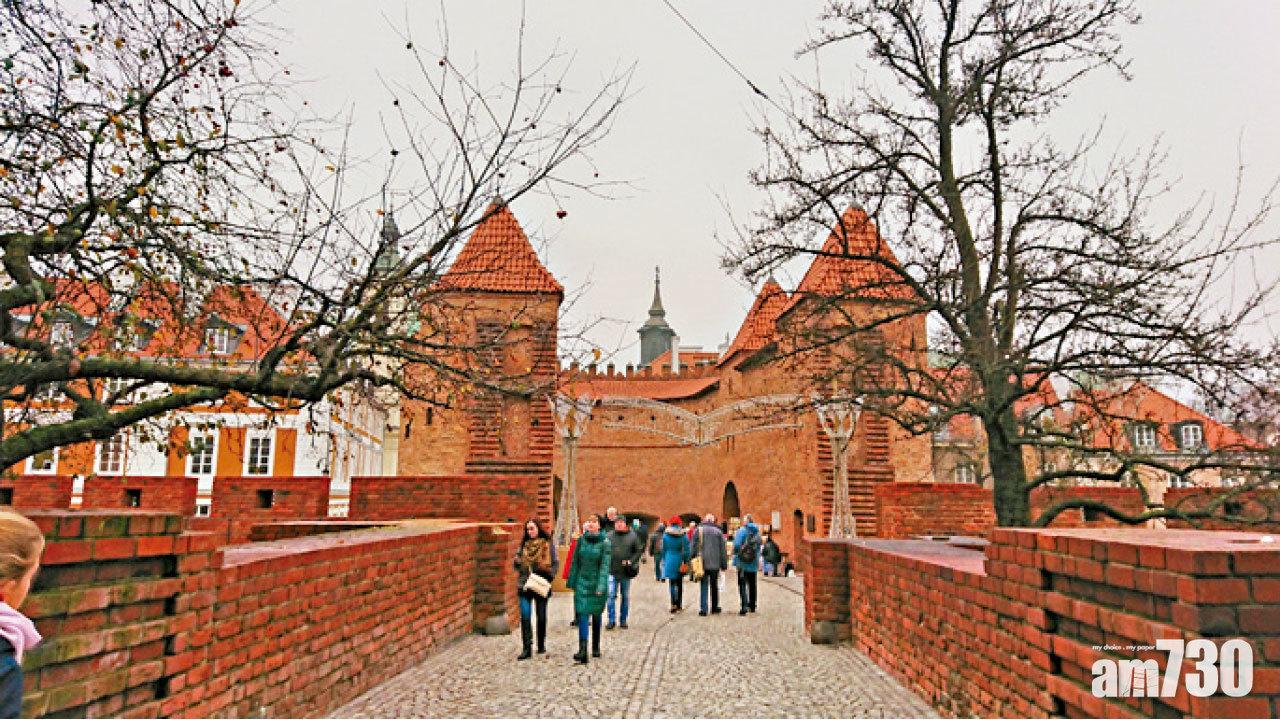 舊城區的遊人。