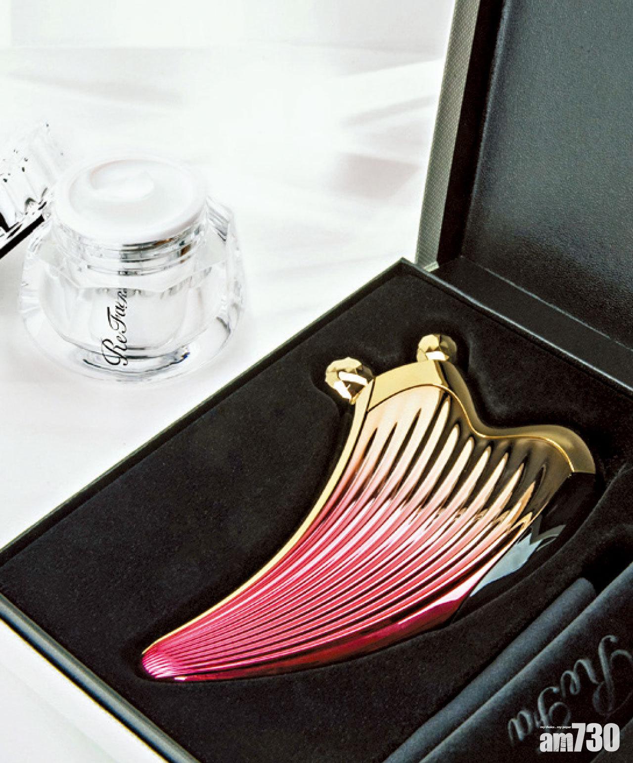 ReFa
十周年CAXA RAY RED
面部提升套裝