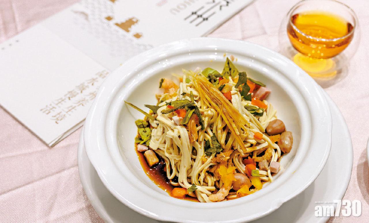 泰州燙乾絲冠以五味之稱,是當地傳統名食。