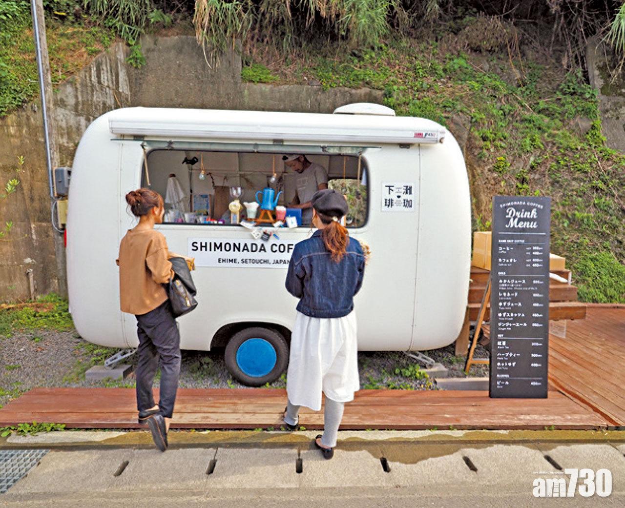 下灘駅前有一輛咖啡車,外形可愛,一開業即成IG打卡熱點。