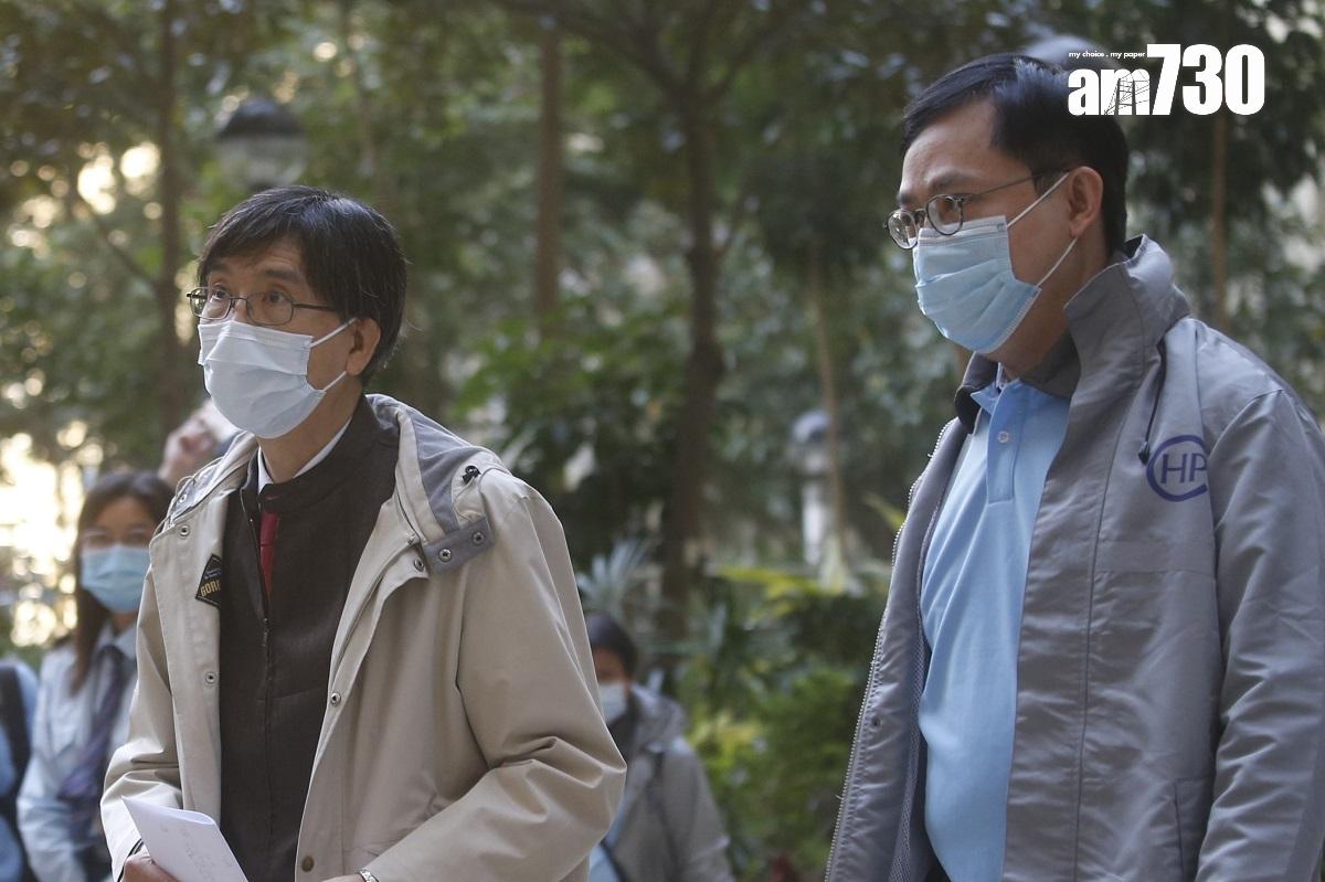 袁國勇(左)上月在一個公開活動上,祝福盛傳染疫的歐家榮(右)早日康復。(資料圖片)