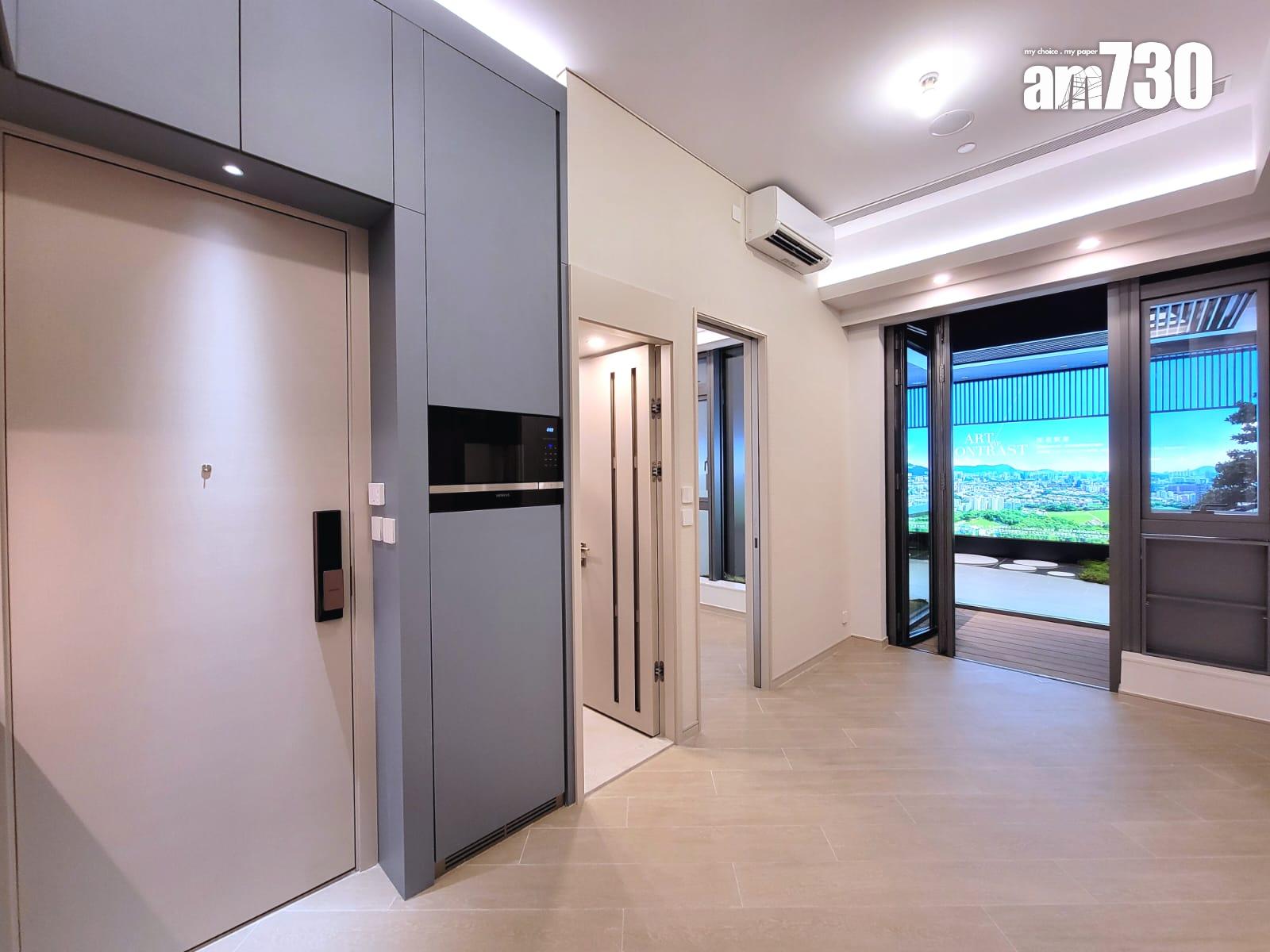 曉柏峰示範單位|411呎兩房直擊 3.5米特高樓底+「三合一」露台設計 別具空間感|多圖