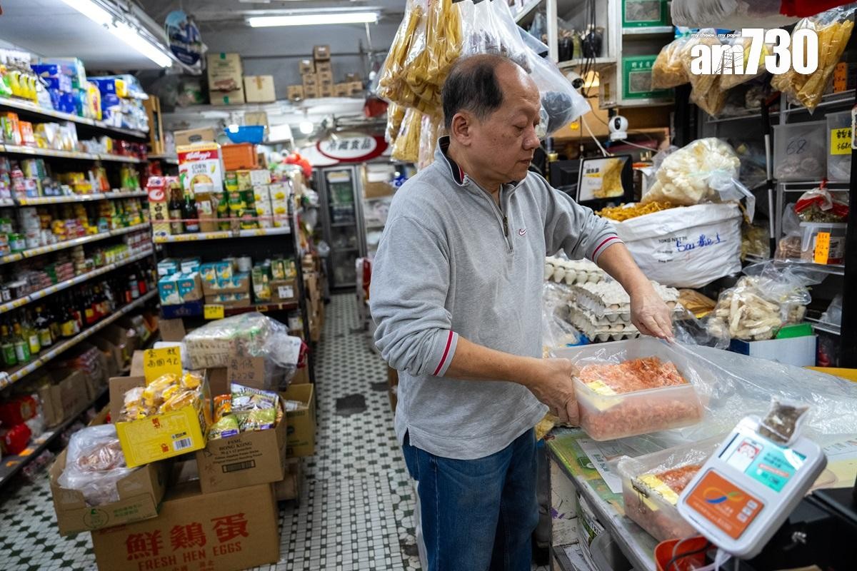 吳漢彬擔心，邨內商舖結業潮會在重建來臨前殺到。(林靄怡攝)