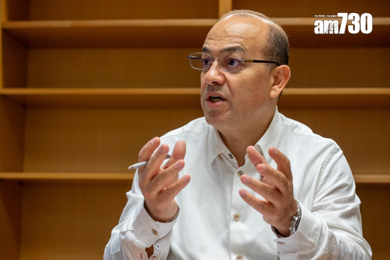 HKU SPACE阿拉伯語及文化兼任導師Chokri Alaya表示，學生中有公務員和商界人士，相信未來學生人數會增加（陳奕釗攝）