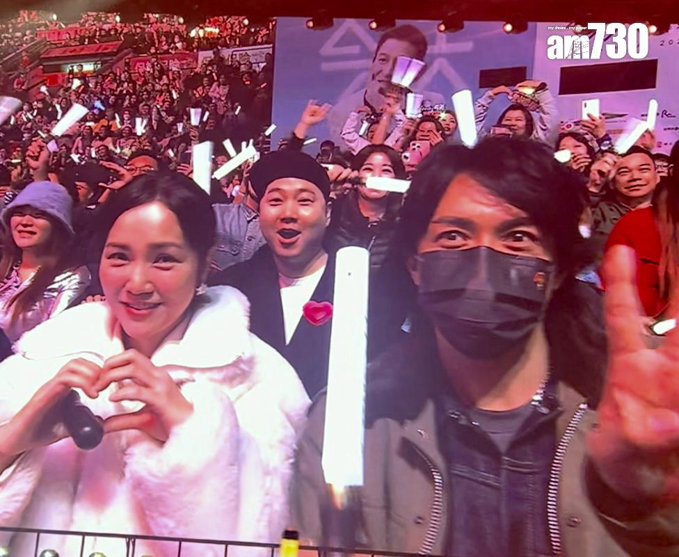 謝安琪與張繼聰入場支持劉德華紅館演唱會,興奮派心心。
