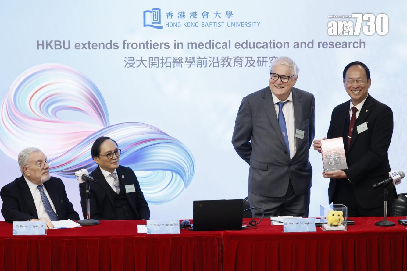 浸大申辦醫學院擬納中醫元素採小班教學,衞炳江有信心具競爭力。(林俊源攝)