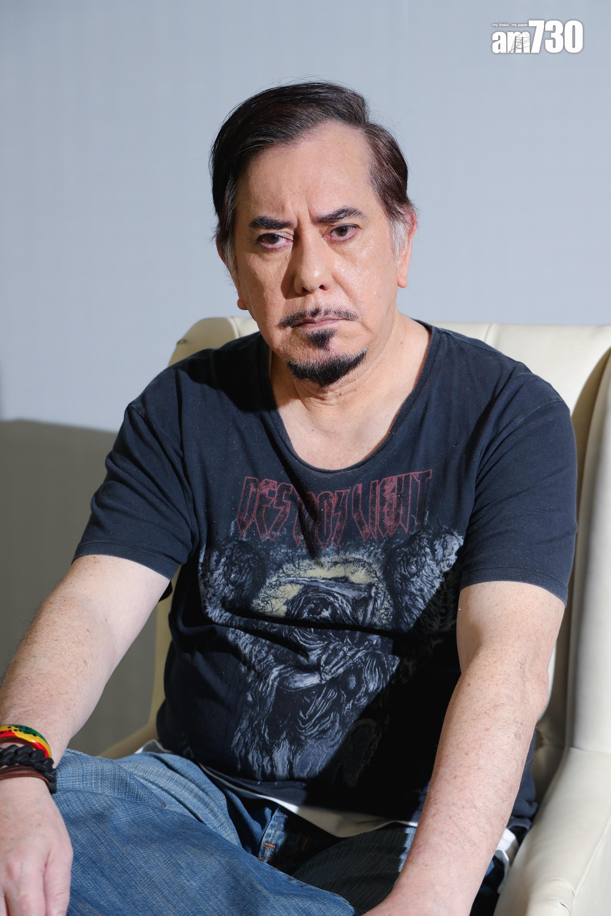 演戲出身的黃秋生,獲劉青雲讚唱歌有感染力。(吳康琦攝)