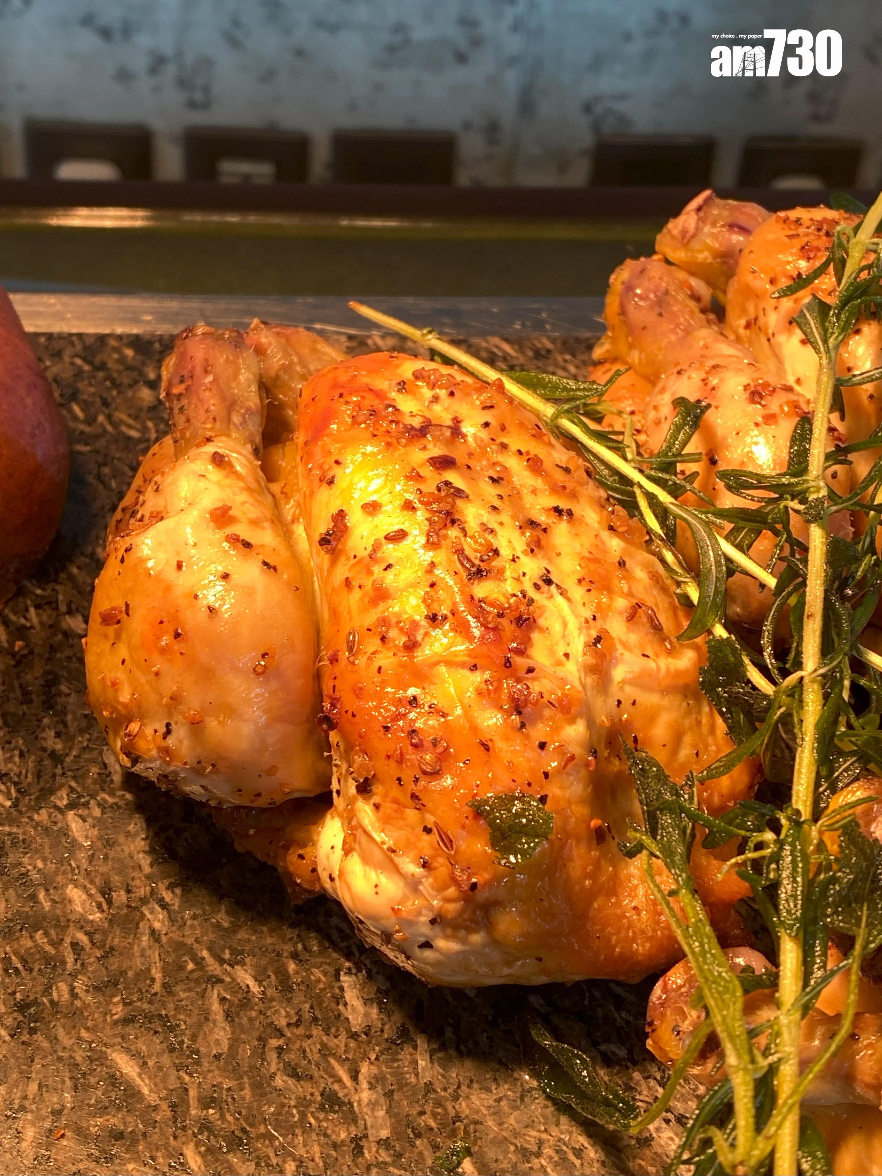 自助區也供應烤法國春雞。