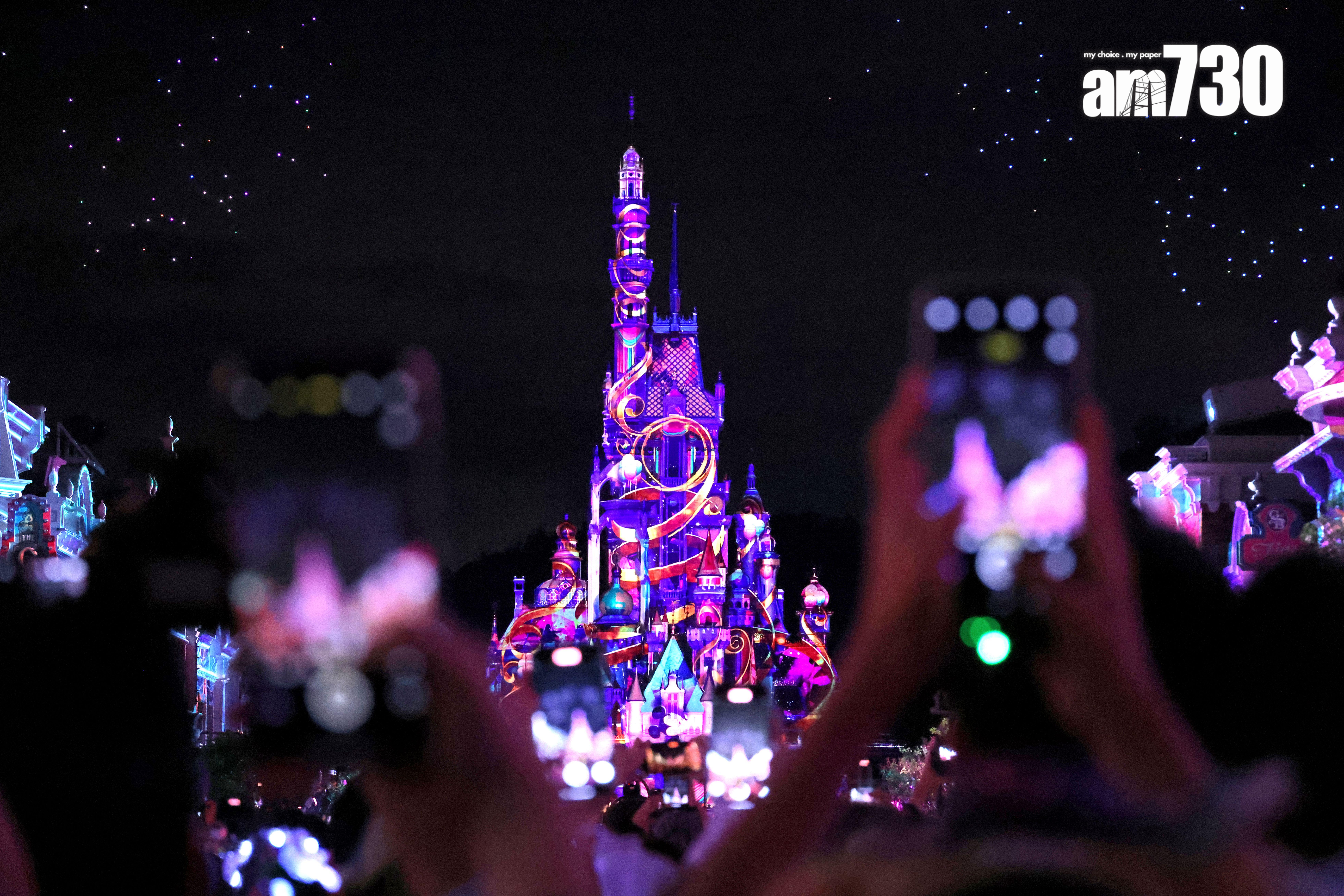 升級版的「迪士尼星夢光影之旅:星空派對」演出時間加碼至接近30分鐘。 (林俊源攝)