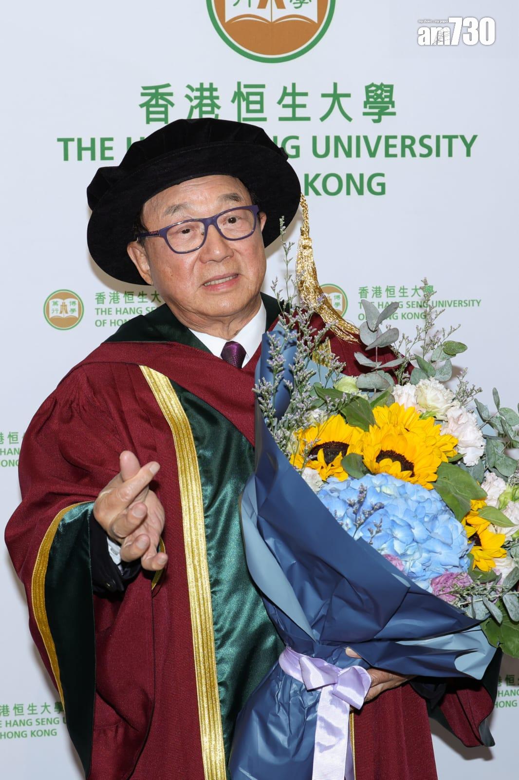 許冠文獲頒授榮譽社會科學博士。(吳康琦攝)