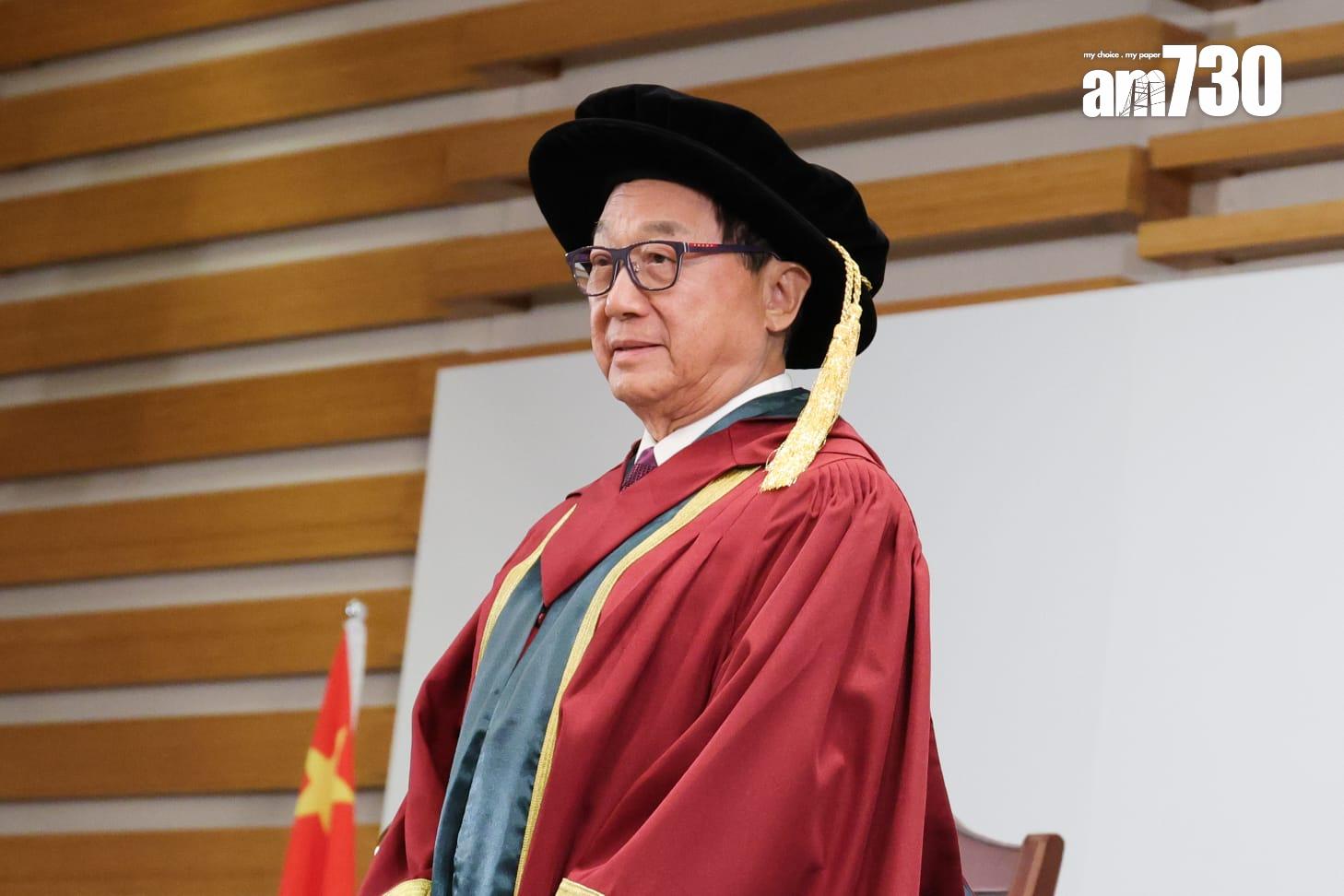 許冠文獲頒授榮譽社會科學博士。(吳康琦攝)