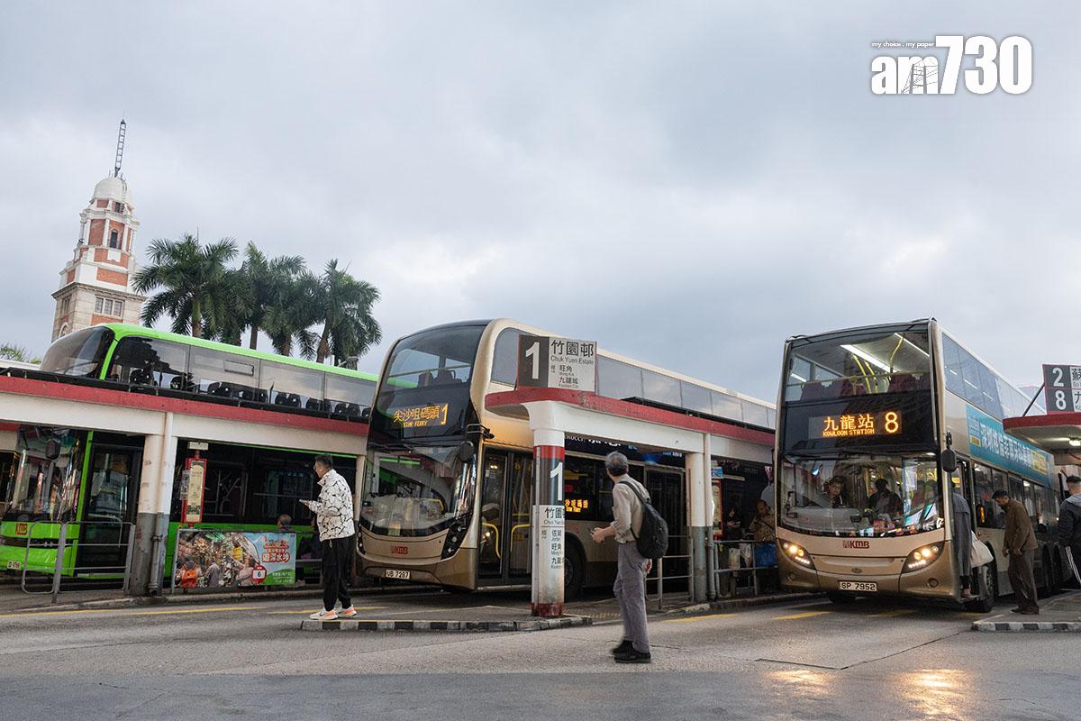 巴士乘客上車要揮手、落車要按鐘,是本港恆之以久的做法;圖非涉事班次。(資料圖片/蘇文傑攝)