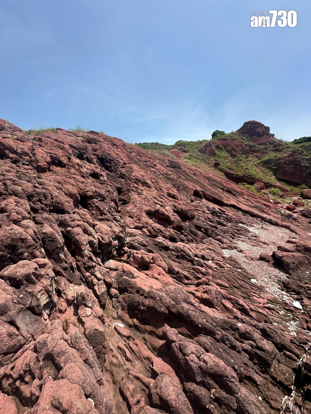 赤洲是一座無人荒島。