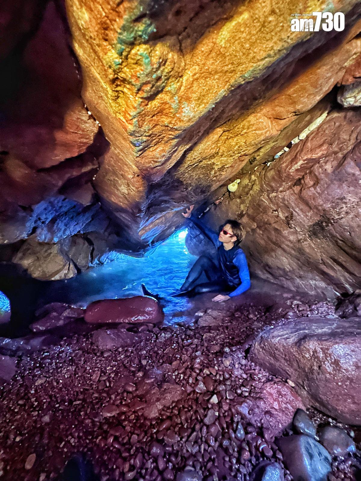 赤洲景點之一的時光隧道入口狹窄需要由水中潛入。