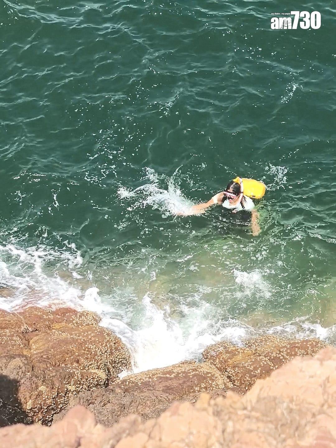 泳綑需要不斷重複上水落水的過程,更要在水中徒手攀爬岩石上岸,對能力要求高