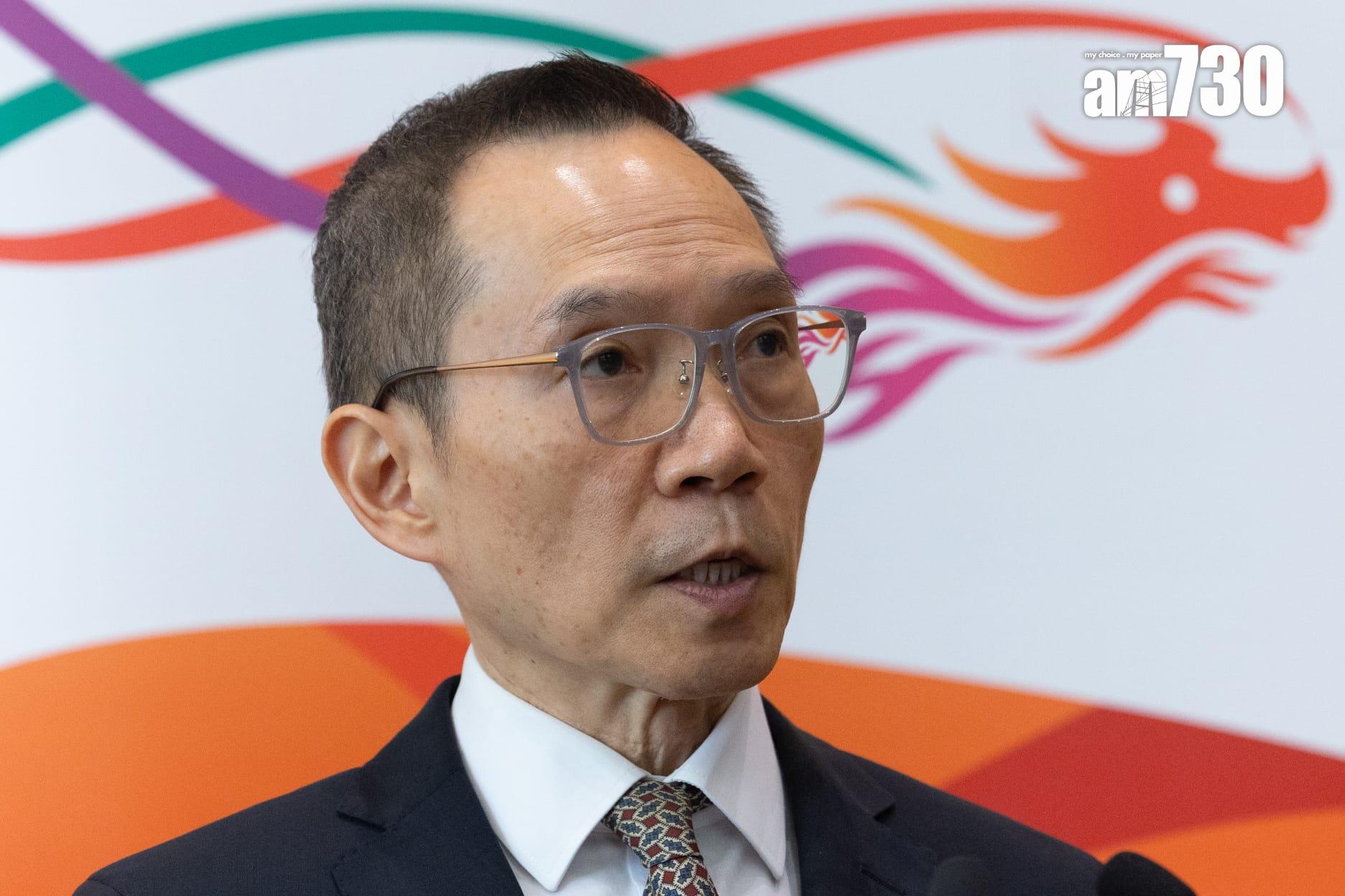 政府冒牌水|政府物流服務署署長陳嘉信會見傳媒。(蘇文傑攝)