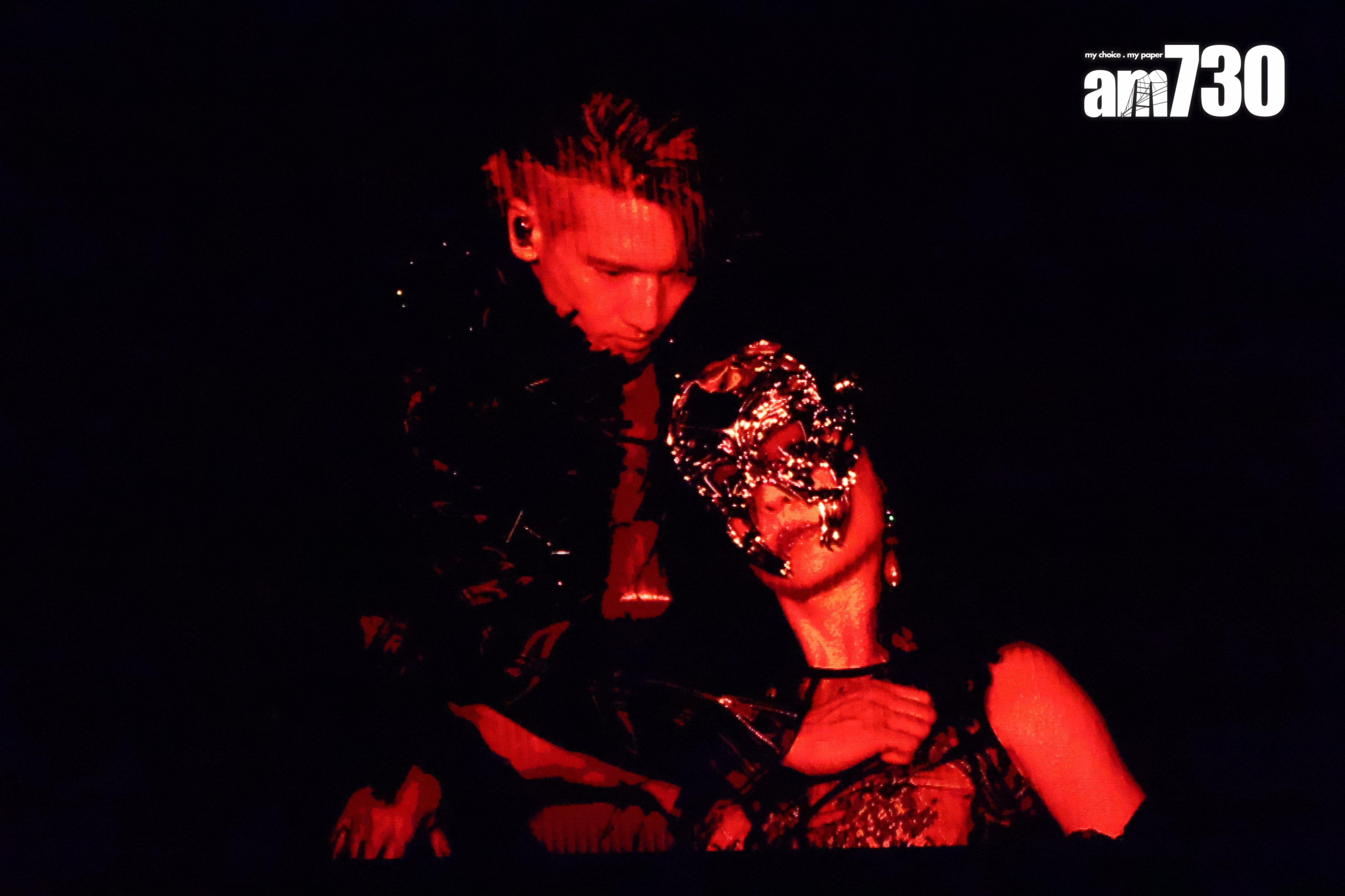 關智斌與Yumiko火辣合唱《相對濕度》。(娛樂組攝)