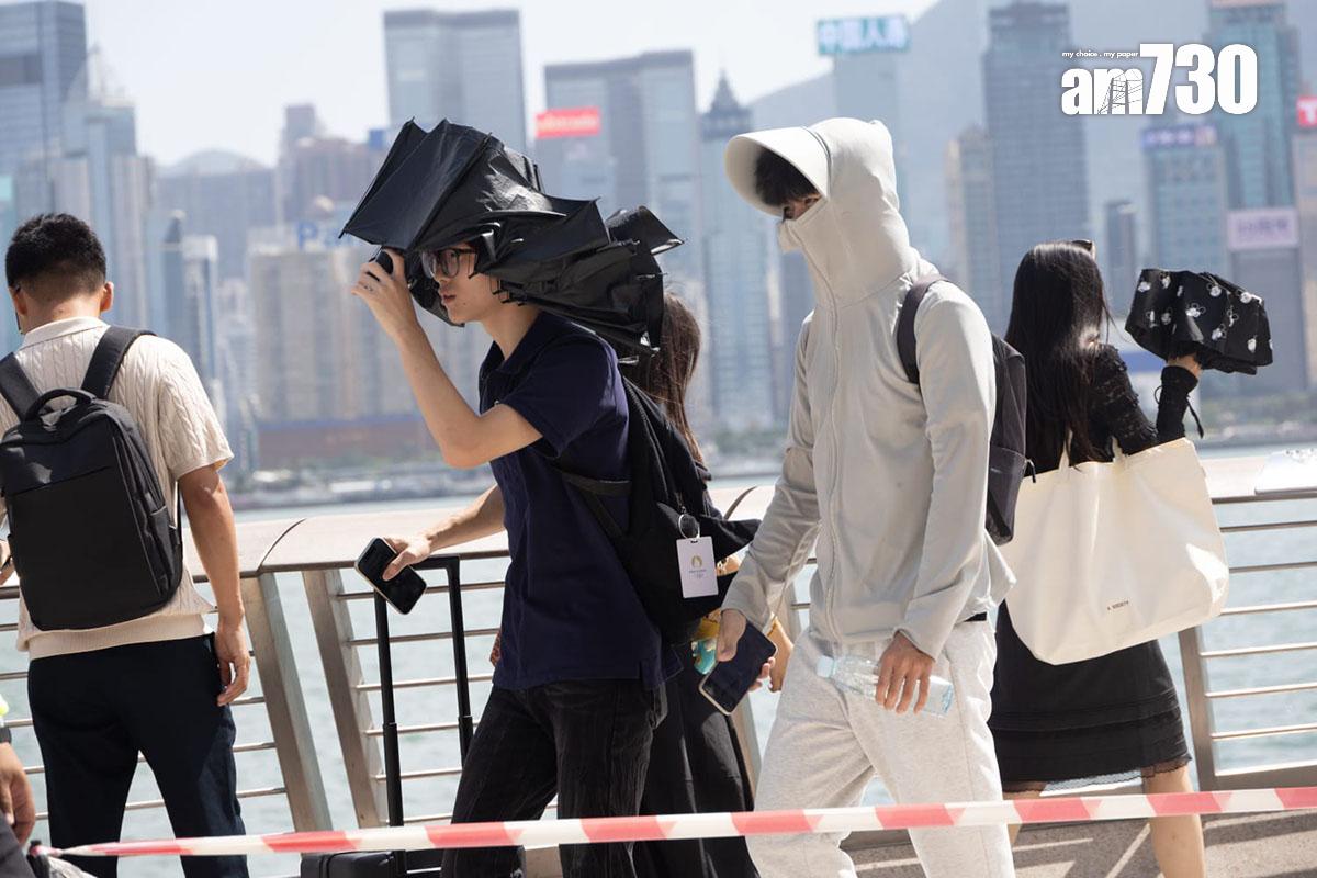 本港今日日間天氣酷熱。(周令知攝)